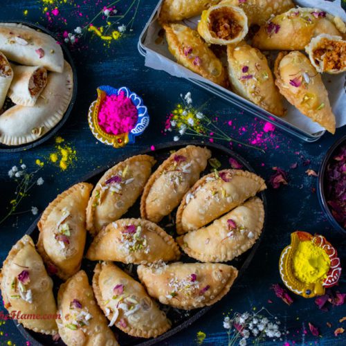 Rajasthani Mawa Gujiya/3 Ways Gujiya -